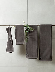 Himla - Lina Guest Towel - håndklær & badelaken - nickel - 1