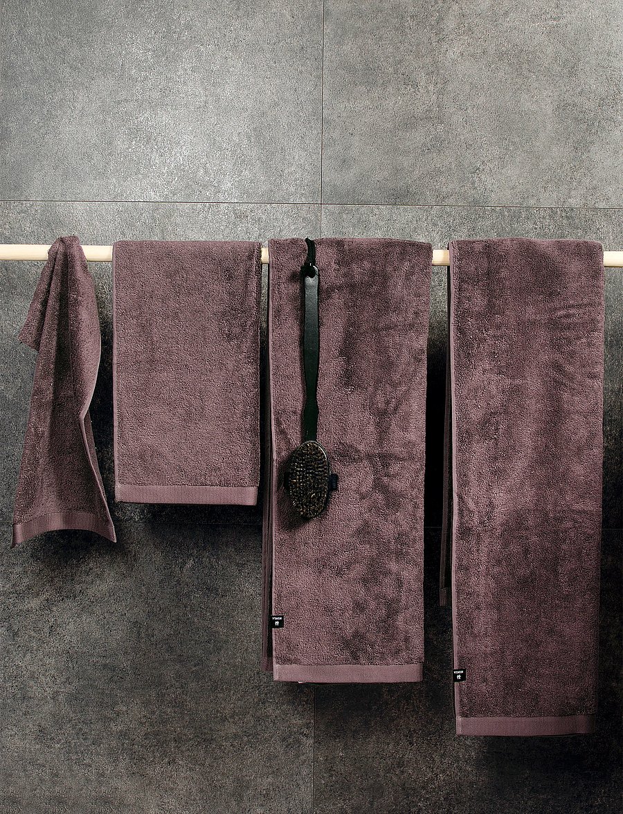 Himla - Maxime Towel - shop by price - maroon - 2