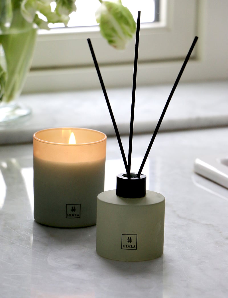Himla - Inhale Scented Candle - above 500kr - garden greens - 2