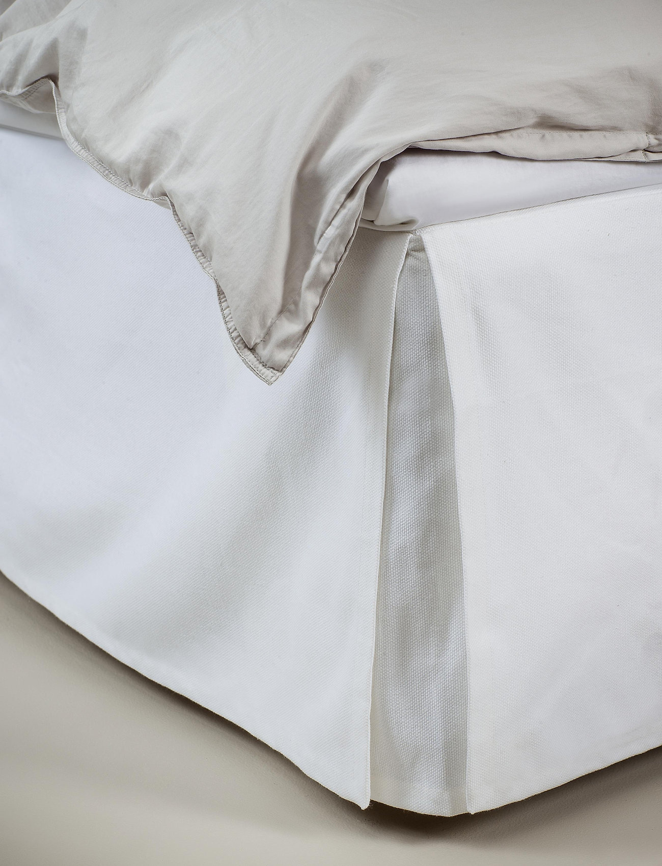 Himla - Weeknight Bed skirt - najniższe ceny - white - 1