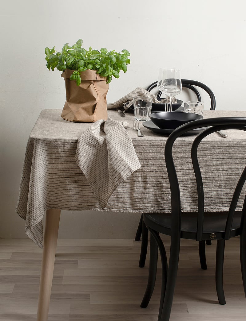 Himla - Linus Tablecloth - laudlinad - kohl/natural - 1