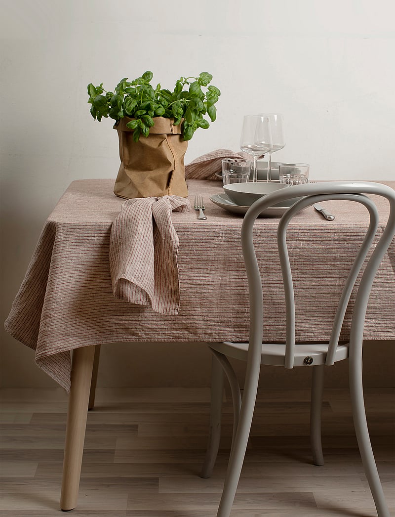 Himla - Linus Tablecloth - laudlinad - true red/natural - 1