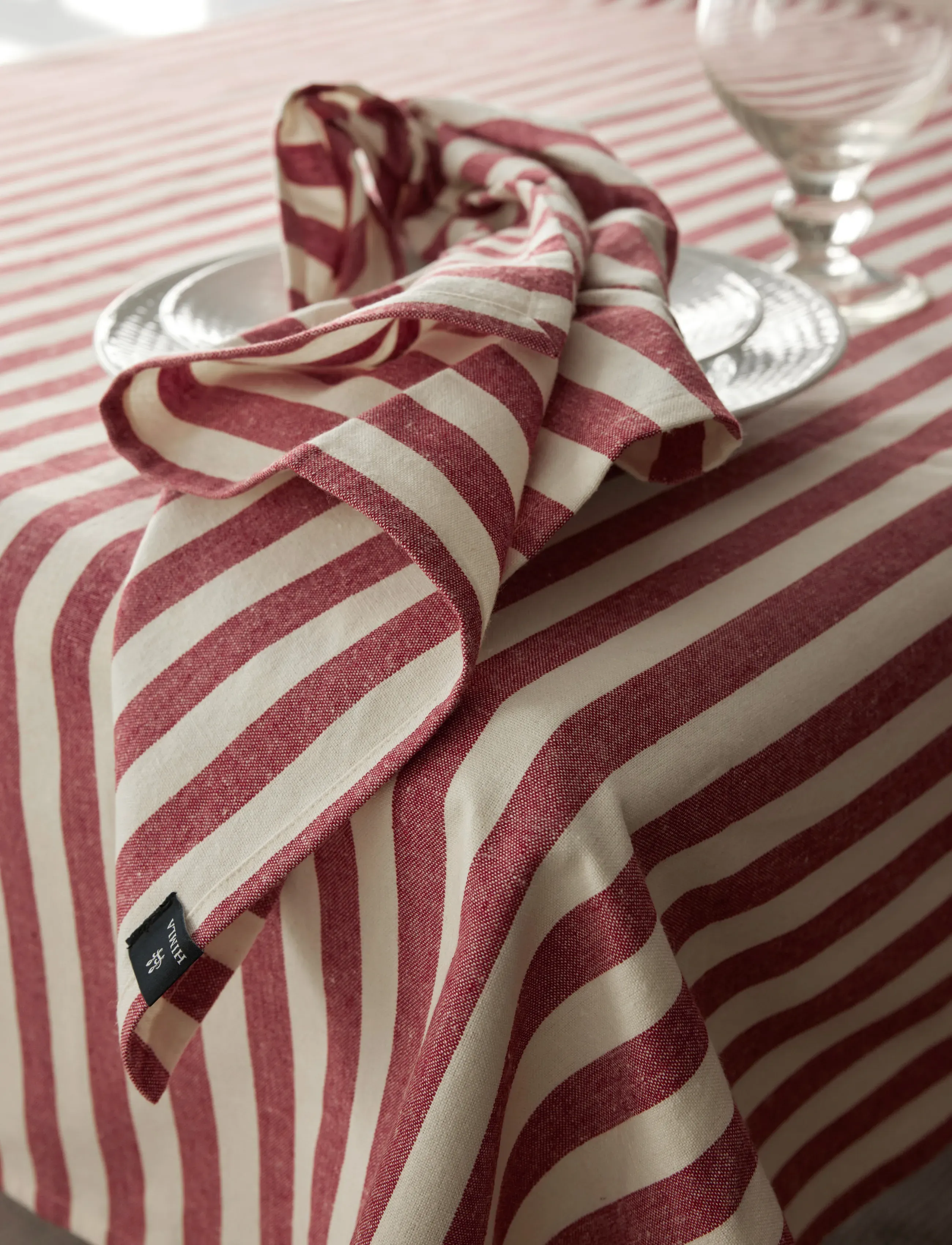Himla - Bretagne Tablecloth - deep red - 1