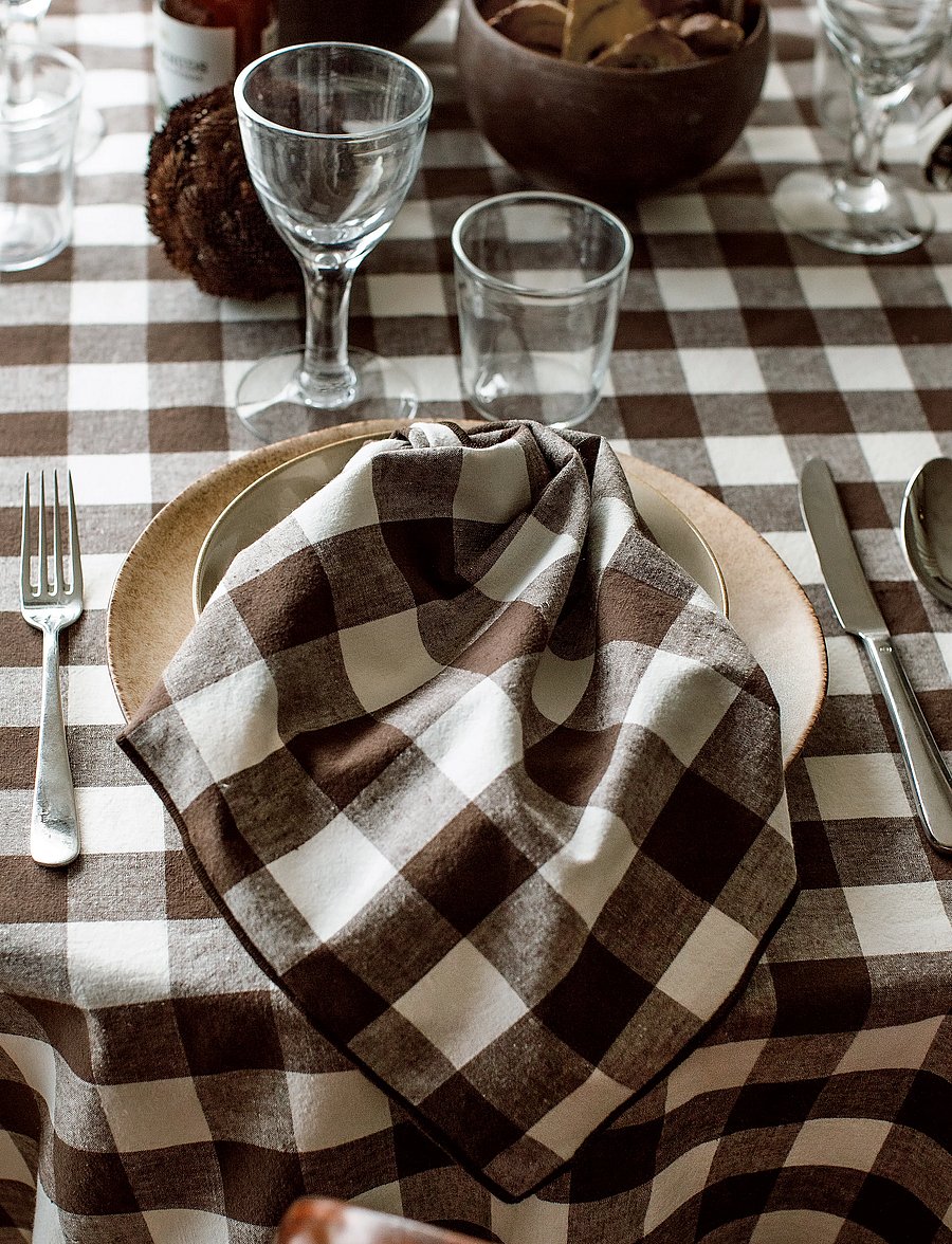 Himla - Bettyhill Tablecloth - tischdecken & tischläufer - chocolate - 0