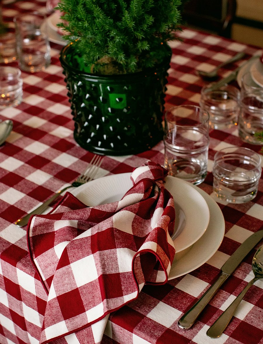 Himla - Bettyhill Tablecloth - tischdecken & tischläufer - ruby - 0