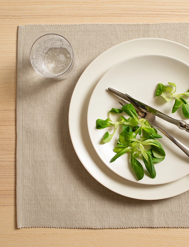 Himla - Bistro Placemat 2-pack - placemats - sand - 1