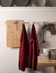 Himla - Sunshine kitchen Kitchen towel - kitchen towels - lingonberry - 1