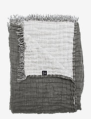 Himla - Hannelin Throw - bedspreads - charcoal/white - 0