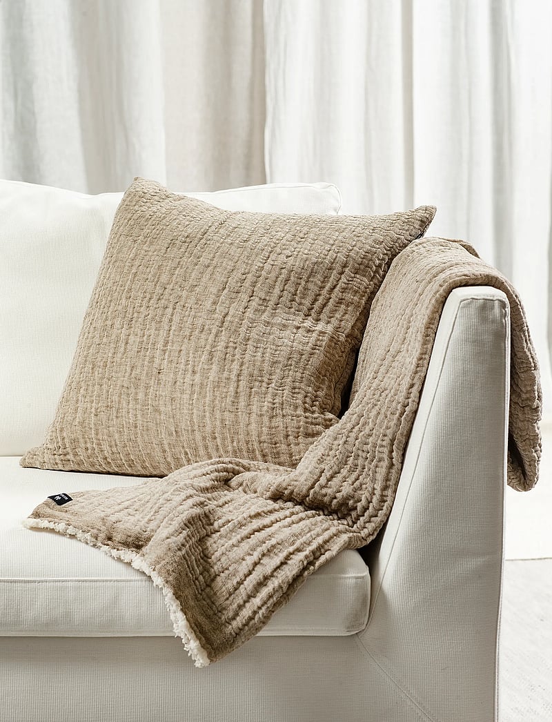 Himla - Emylin Throw - nach preis einkaufen - straw - 1