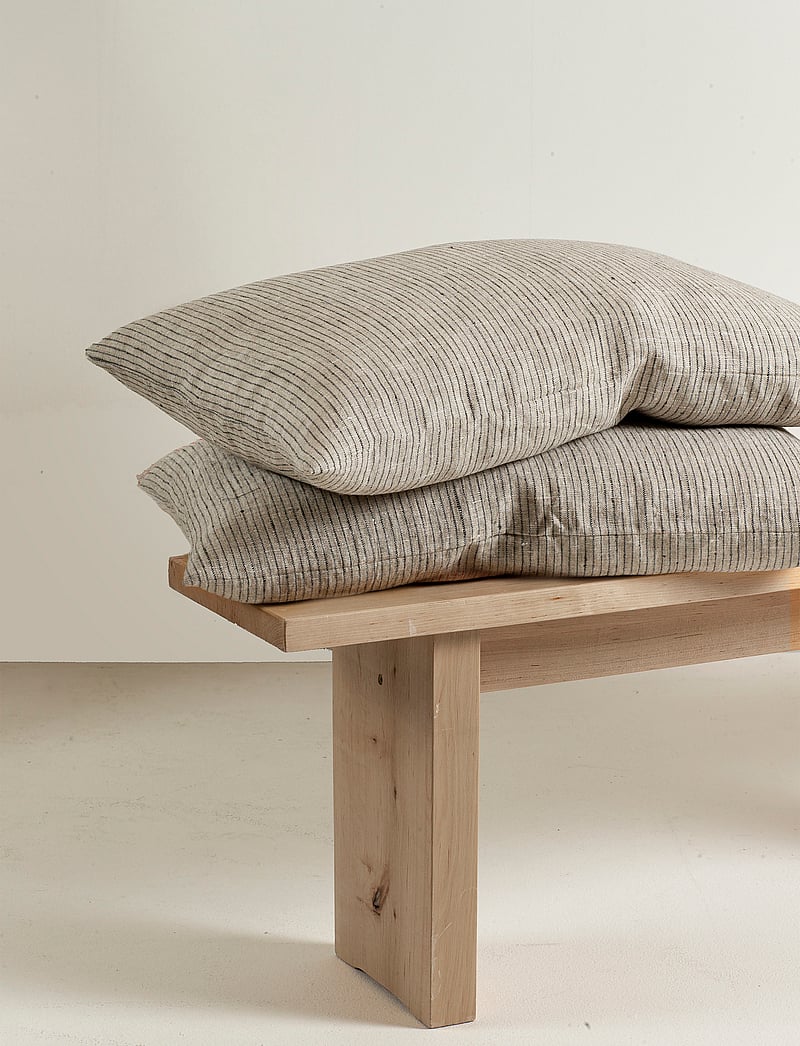 Himla - Linus Cushion Cover - kohl/natural - 1