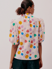 Hofmann Copenhagen - Ellie - short-sleeved blouses - carnation garden - 5