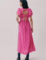 Hofmann Copenhagen - Lola - sukienki na imprezę - begonia pink - 3