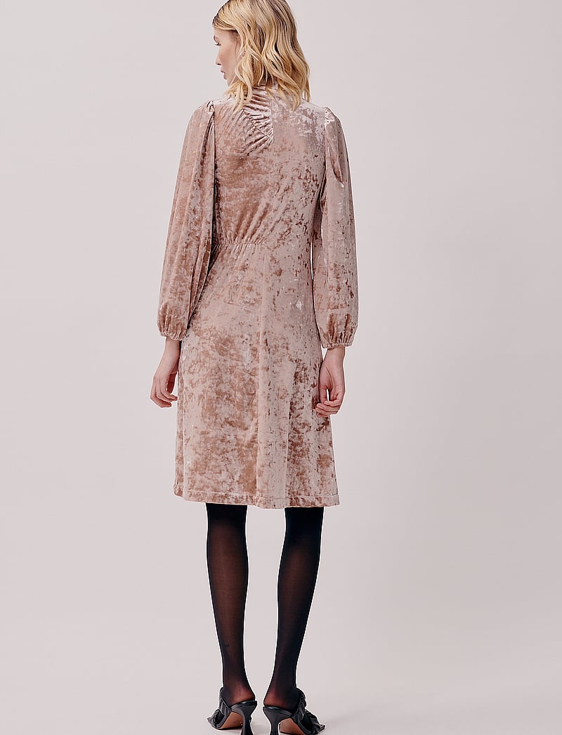 Hofmann Copenhagen - Fabienne - midi kjoler - champagne - 3