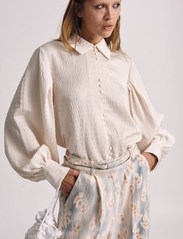 Hofmann Copenhagen - Isabelle - long-sleeved blouses - creme - 2