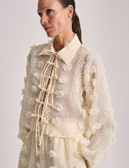 Hofmann Copenhagen - Mavis - long-sleeved blouses - vanilla - 2