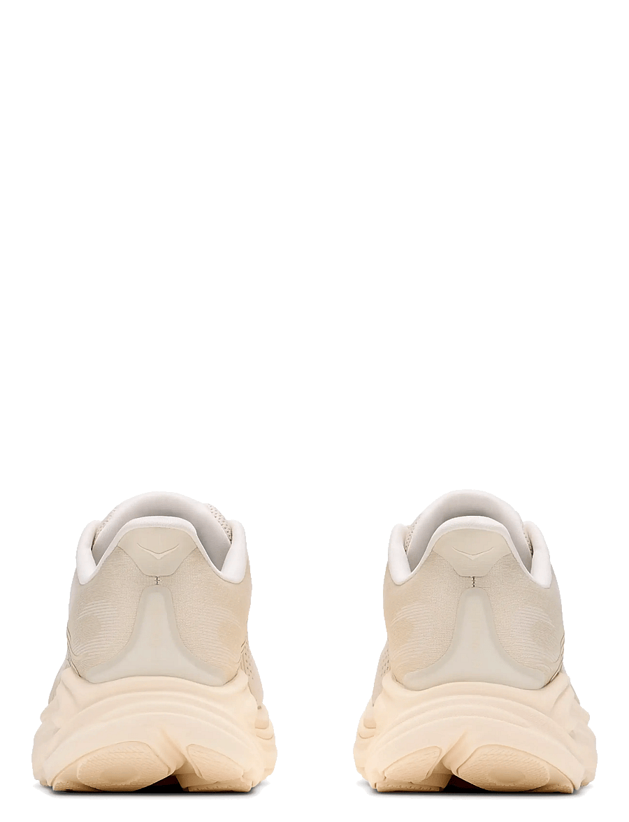 HOKA - W CLIFTON 11 - löparskor - alabaster / oat milk - 5