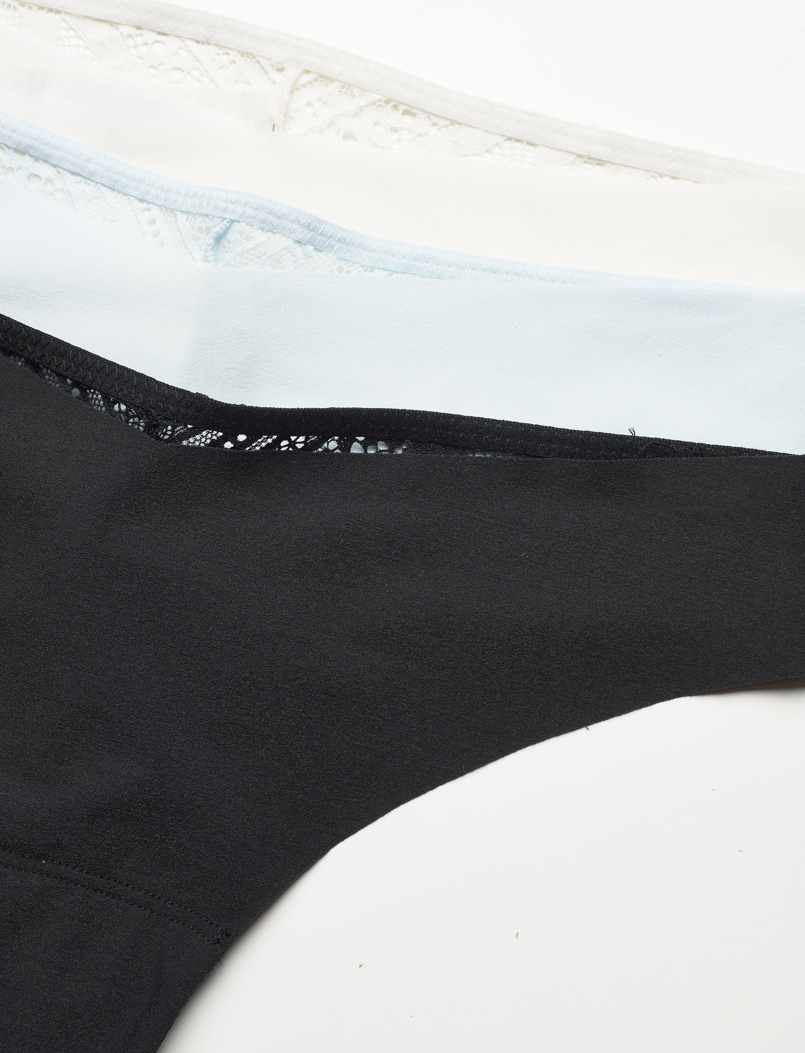 Hollister - HCo. GIRLS UNDIES - white. blue. black - 1