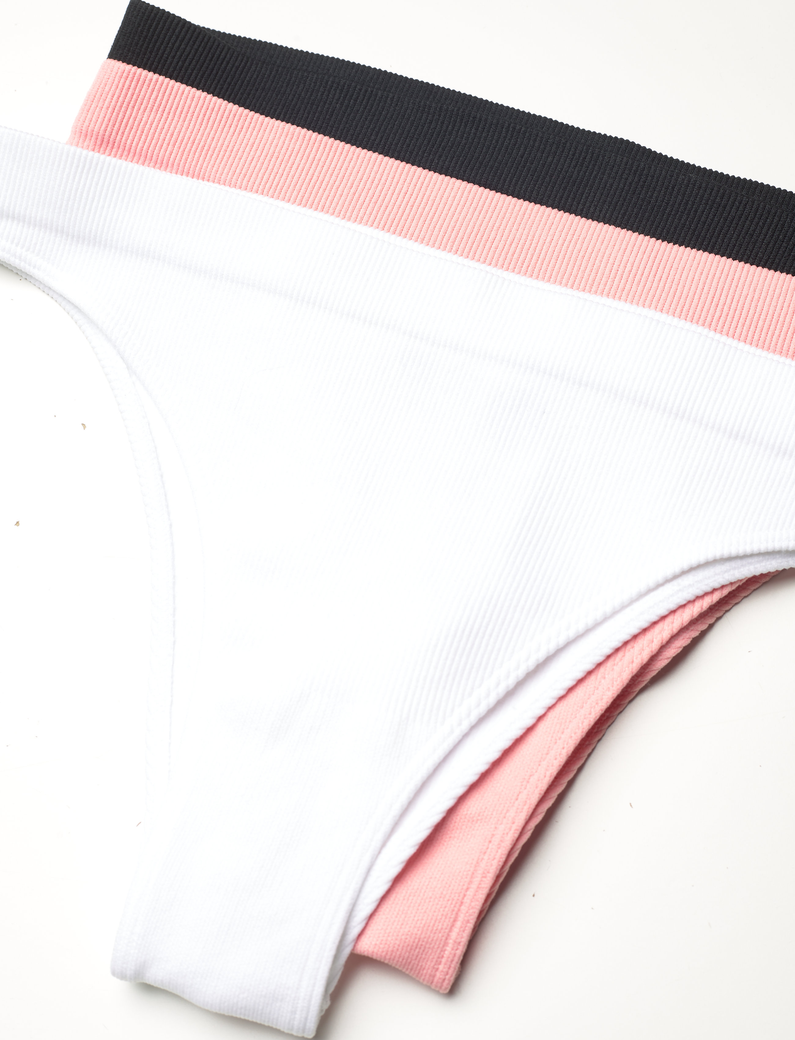 Hollister - HCo. GIRLS UNDIES - white. peach. black - 1