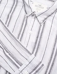 Hollister - HCo. GUYS WOVENS - leinenhemden - white stripe - 3