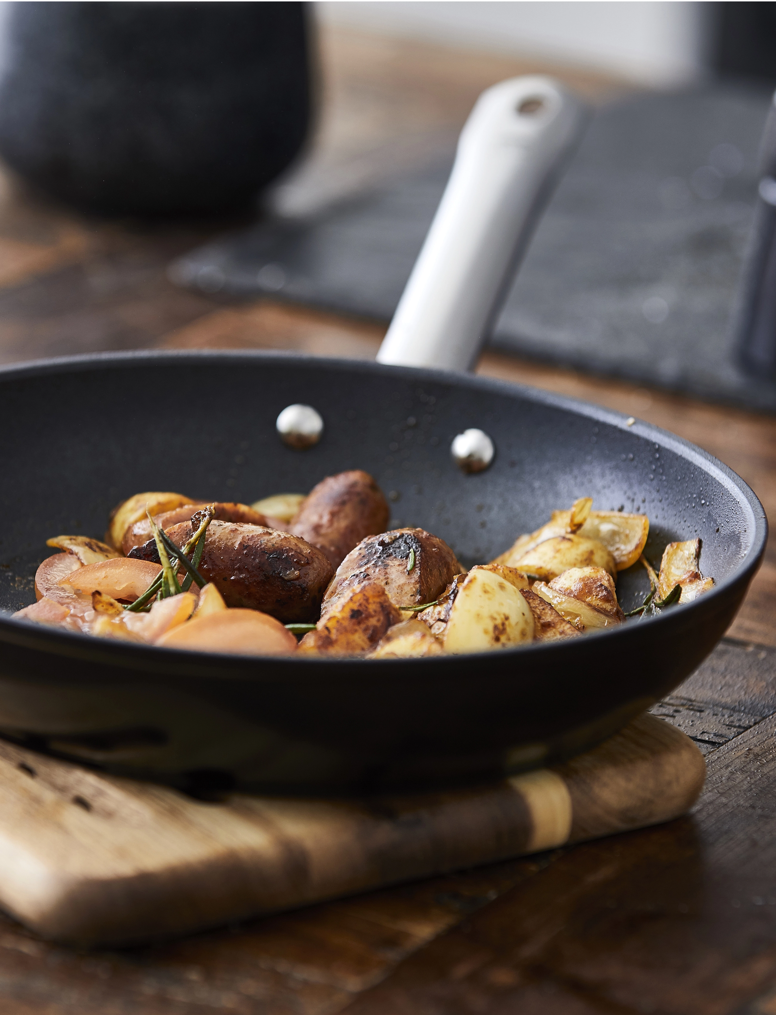 Holm Bordskåner, 18X18 cm, Pots & Pans, Braun - Pot Coasters, Homeware