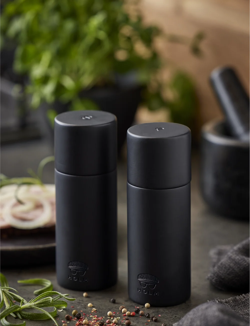 Holm - Salt and pepper grinder set - salz- & pfefferstreuer - black - 3