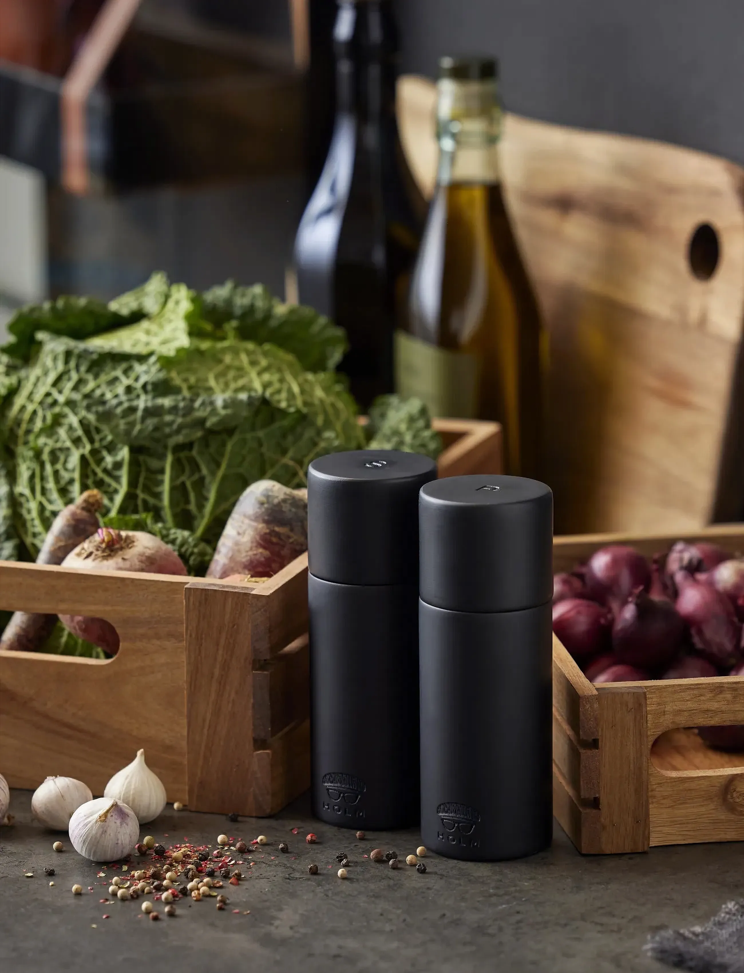 Holm - Salt and pepper grinder set - vürtsiveskid - black - 4
