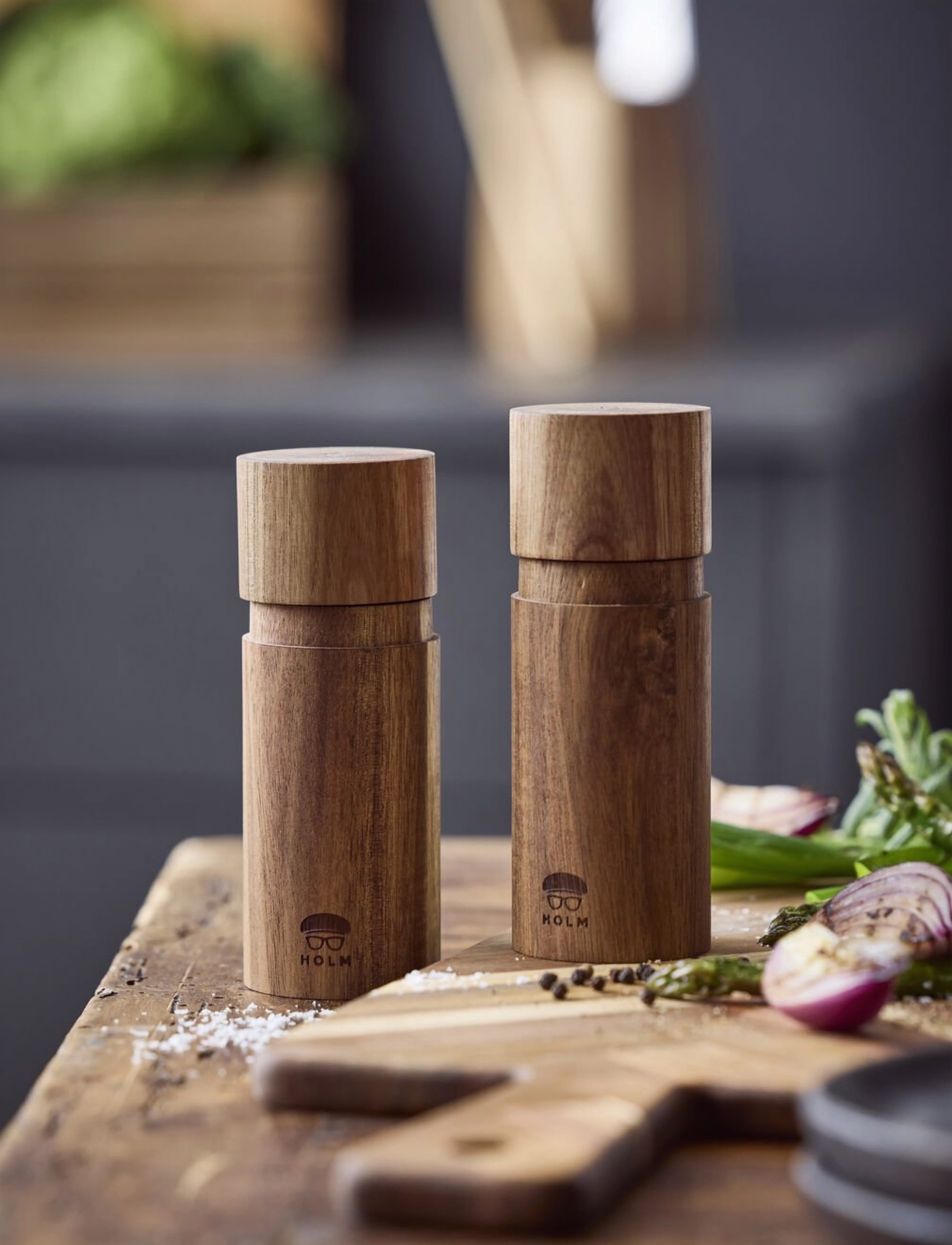 Holm Salt And Pepper Grinder 15,2 Cm Acacia Wood, HØJDE:15.2 cm BREDDE:6.8 cm, Grinders, Mehrfarbig/gemustert - Spice Homeware
