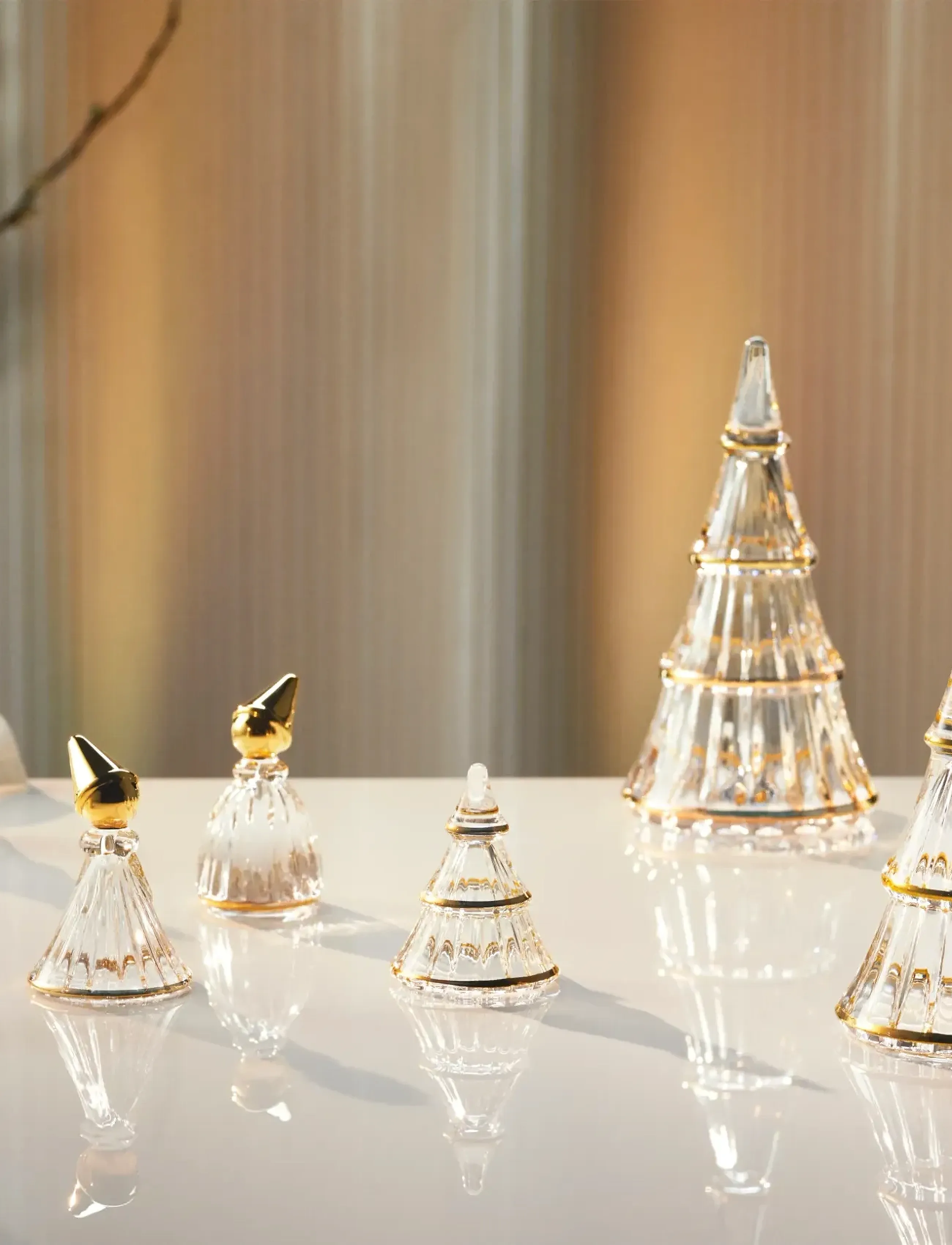 Holmegaard - Fairytales Christmas tree medium with gold - madalaimad hinnad - clear with gold - 4