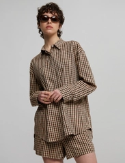 HOLZWEILER - Dais Check Shirt 22-02 - langermede skjorter - brown check - 2