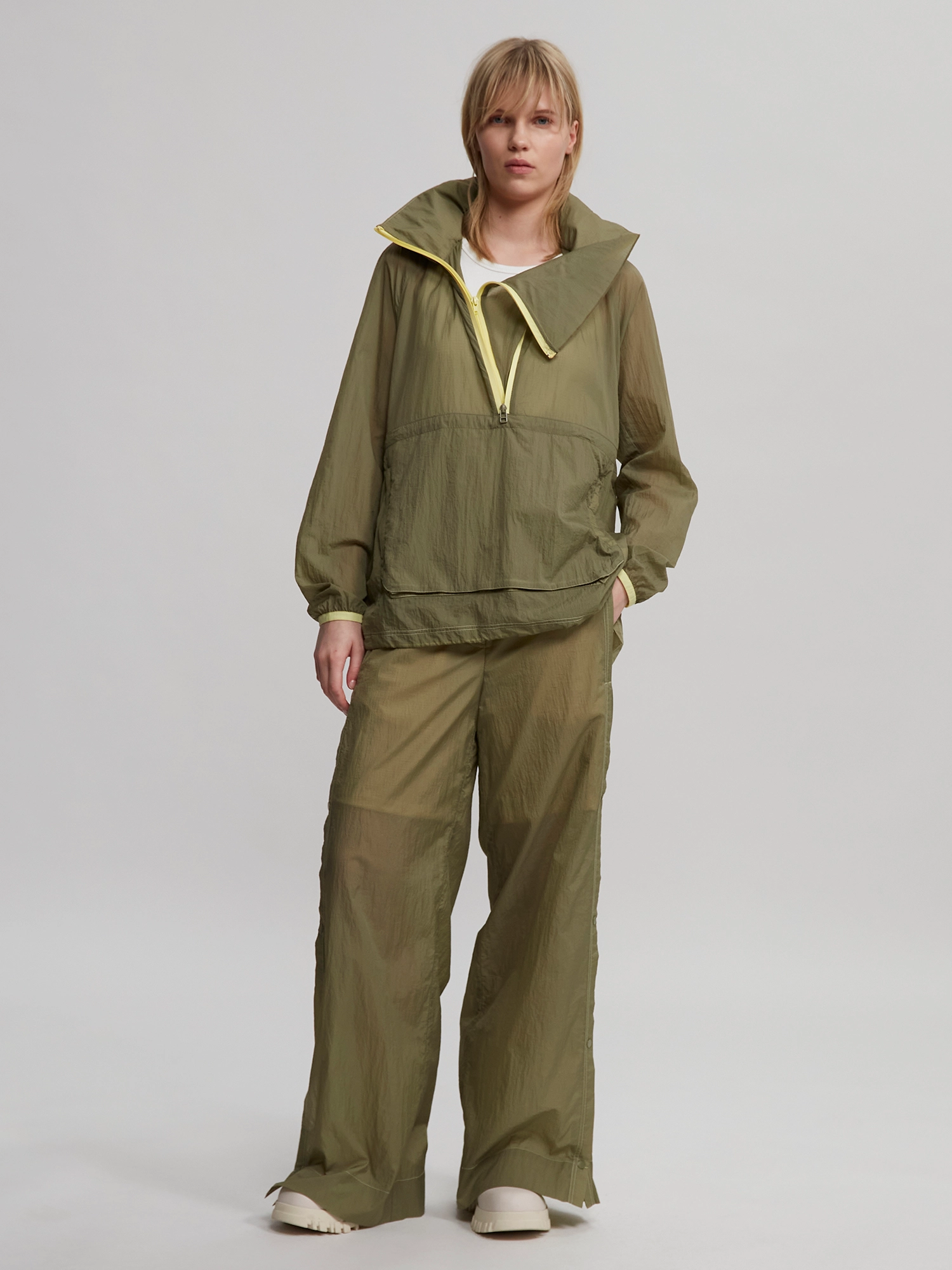HOLZWEILER Trip Track Anorak 22-02, XS, Jackets, Grün - Anoraks, Frauen