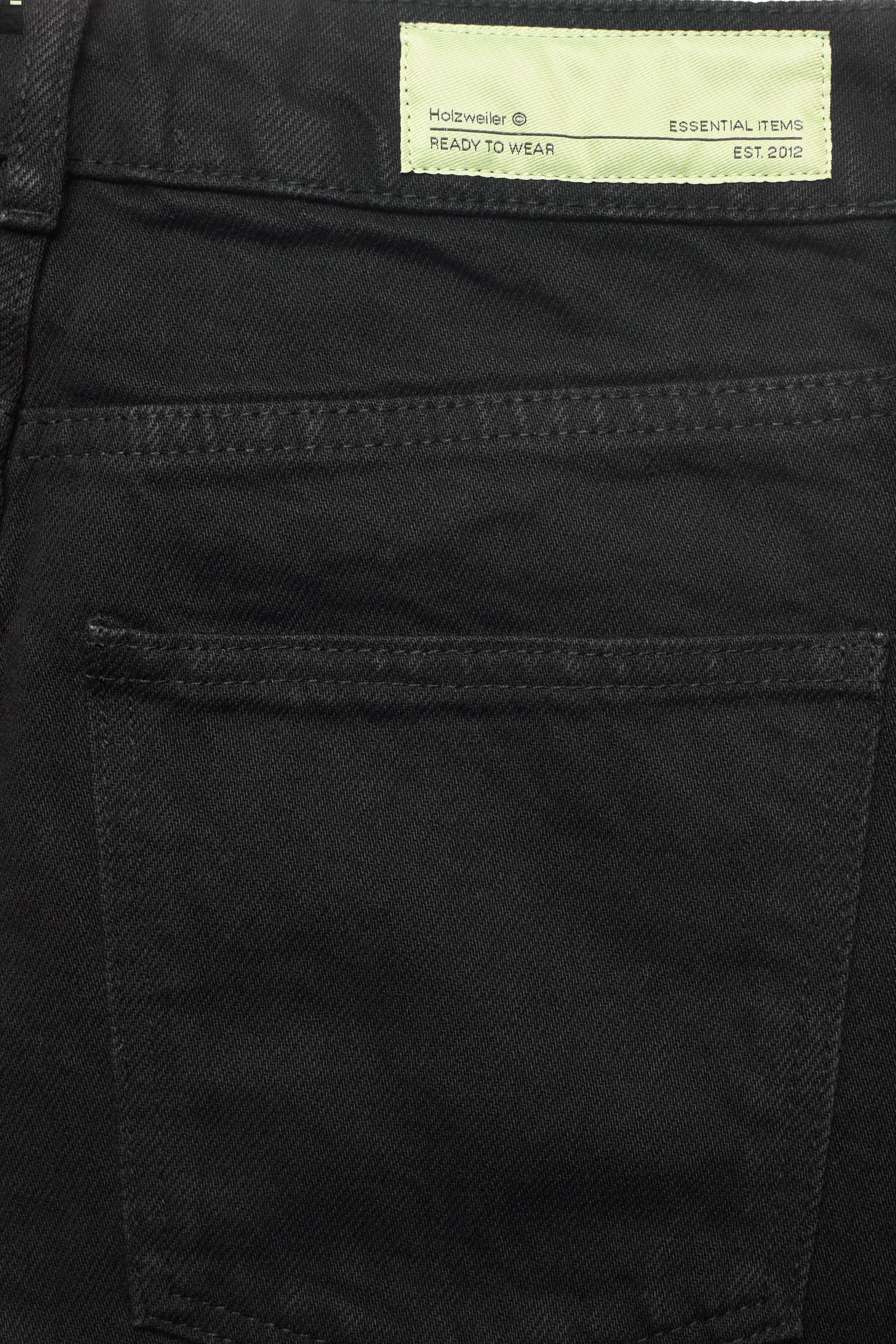 HOLZWEILER - Walk Twill Shorts 22-02 - black - 4