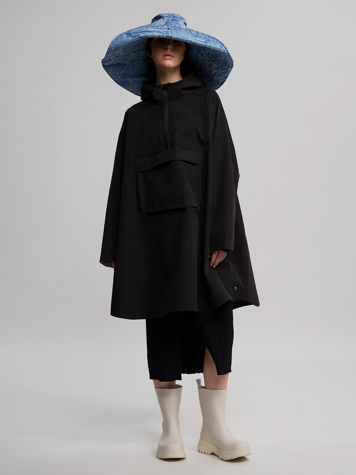 HOLZWEILER - Solidarity Poncho 22-02 - black - 2
