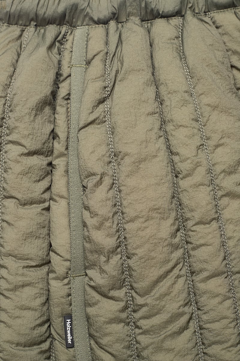 HOLZWEILER - Musan Down Shorts 22-02 - casual shorts - army - 2