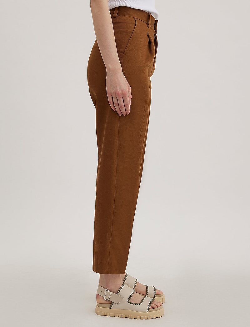 HOLZWEILER - Maia Trouser - habitbukser - camel - 4