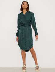 HOLZWEILER - Evi Dress - shirt dresses - dk. green - 2