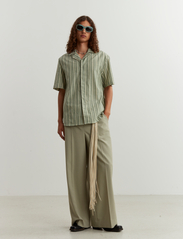 HOLZWEILER - Liwa Striped Shirt - marškiniai trumpomis rankovėmis - green mix - 2