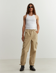 HOLZWEILER - Tribeca Cargo Trousers - cargobyxor - beige - 2