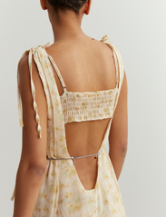 HOLZWEILER - Godet Print Dress - summer dresses - yellow mix - 3