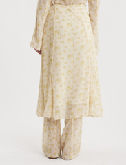 HOLZWEILER - Ivy Print Skirt - festkläder till outletpriser - yellow mix - 2