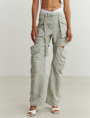 HOLZWEILER - Anatol Trousers - cargo pants - lt. grey - 7
