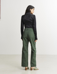 HOLZWEILER - Anatol Trousers - cargo pants - green - 4