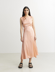 HOLZWEILER - Lisa Silk dress - midi-kleider - pink - 2