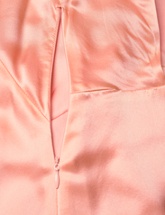 HOLZWEILER - Lisa Silk dress - aftenkjoler - pink - 6
