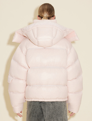HOLZWEILER - Steilia Short Down Jacket - winter jacket - lt. pink - 4