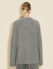 HOLZWEILER - Fure Fluffy Knit Sweater - jumpers - dk. grey - 3
