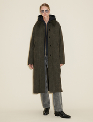 HOLZWEILER - Diana Long Coat - winter coats - dk. green - 2
