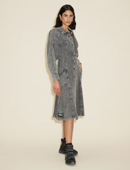 HOLZWEILER - Sousha Denim Long Coat - shirt dresses - dk. grey - 3