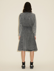 HOLZWEILER - Sousha Denim Long Coat - shirt dresses - dk. grey - 4