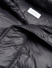 HOLZWEILER - Narvik Short Down Jacket - padded jackets - black - 2