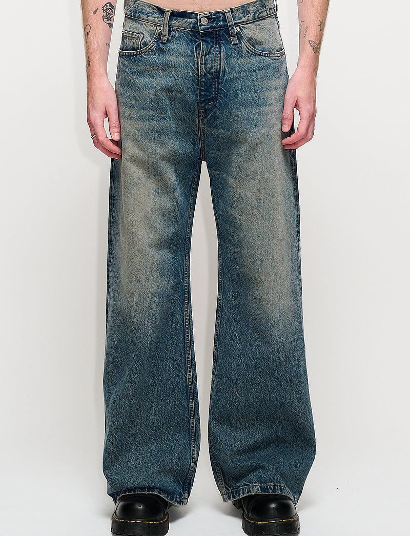 Hope - Skid Jeans Mid Blue Dirty - loose jeans - mid blue dirty - 0